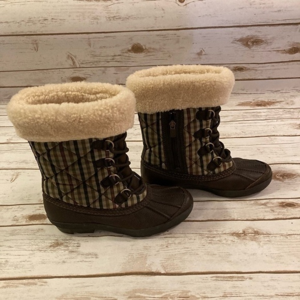 UGG Brown Quilted Newberry Waterproof Event Boot Size 7
